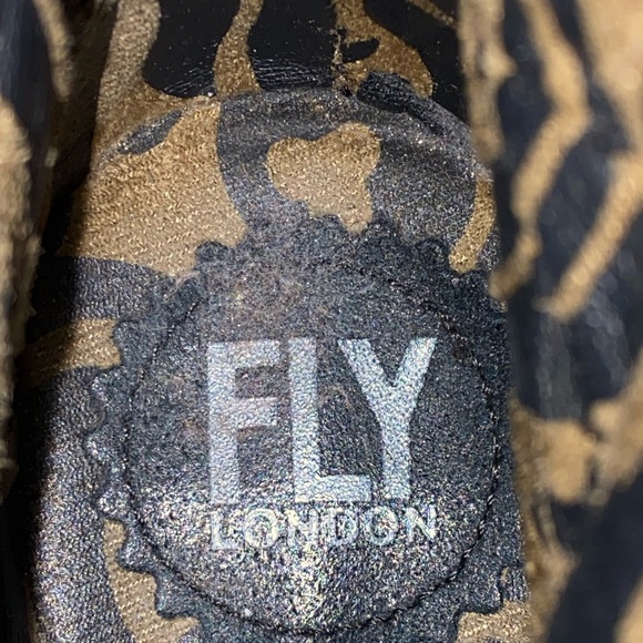 Fly London Suede Wedge Booties  With Lace Up Back Black Sz 38 7 - Picture 9 of 11